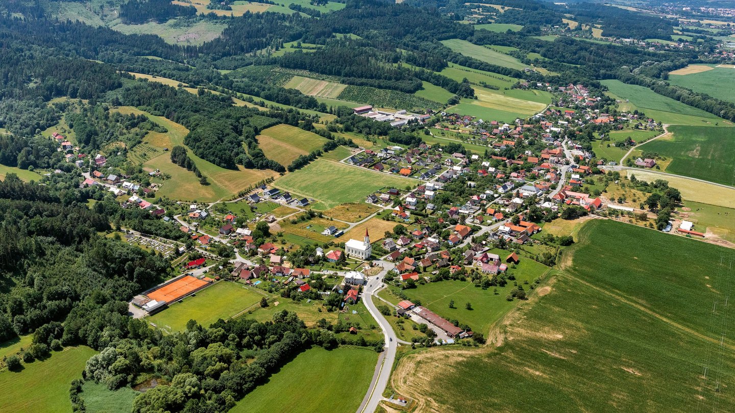 Letecký pohled na Střítež nad Bečvou